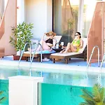 Palms 4*