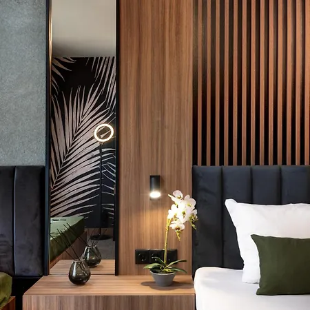 Hotel Palms
