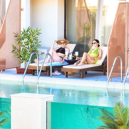 Palms 4*